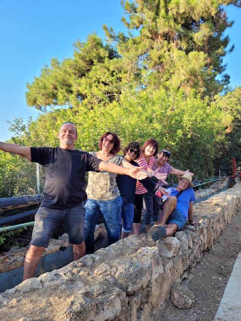 איזה כיף- הליכה באמת המים גם למבוגרים